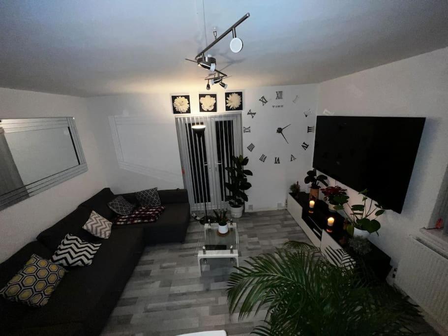 1-Bed Flat With Fast Wi-Fi In Prime Location 15Mins From Central Лондон Екстер'єр фото