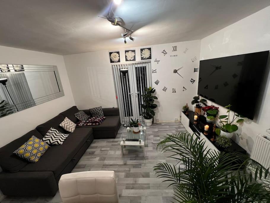 1-Bed Flat With Fast Wi-Fi In Prime Location 15Mins From Central Лондон Екстер'єр фото