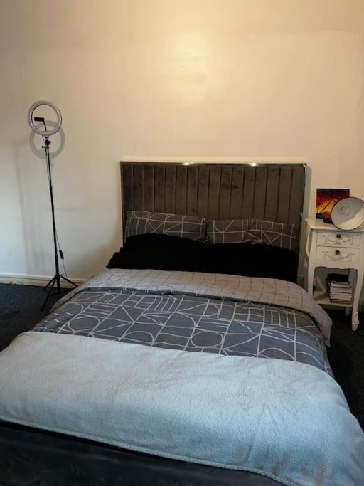 1-Bed Flat With Fast Wi-Fi In Prime Location 15Mins From Central Лондон Екстер'єр фото